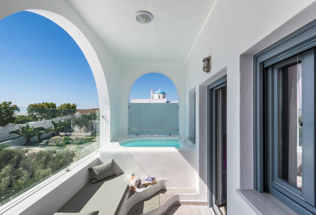 Aspronisi Luxury Villa With Caldera View Меґалохорі Номер фото